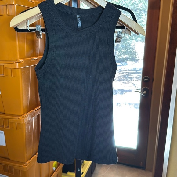 Savvi Sophia Black Ribbed Tank Size Small - Picture 1 of 6